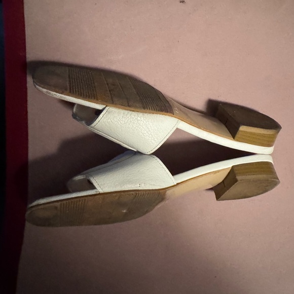 Dior White Mules with Elegant Monogram Design - Picture 4 of 6